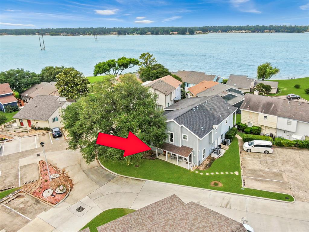 116 April Point Drive, Conroe, Texas image 1