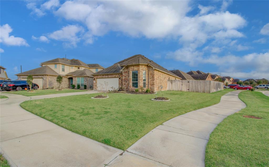 3511 Christopher Drive, Missouri City, Texas image 5