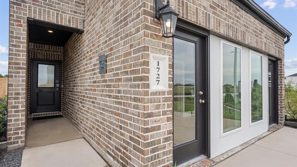 1827 Revolution Way, Missouri City, Texas image 2