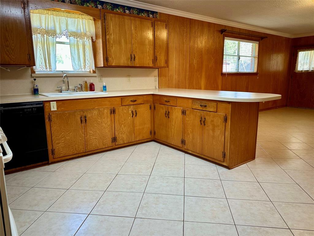 1406 W Dogwood St, Woodville, Texas image 6