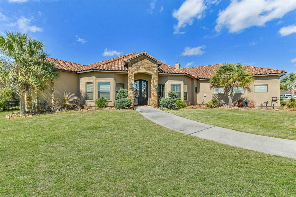 8794 Grand Lake Estates Drive, Montgomery, Texas image 1