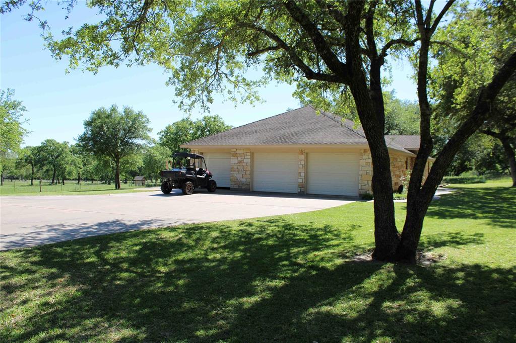 5885 Creamer Creek Road, La Grange, Texas image 9