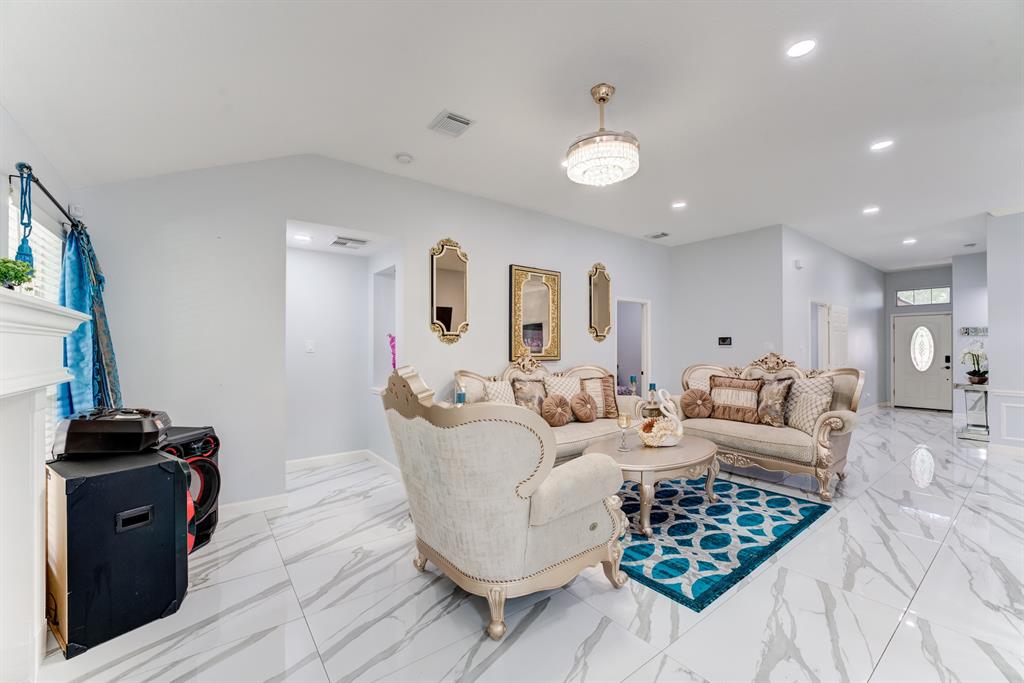 21119 Rushing Creek Lane, Katy, Texas image 10