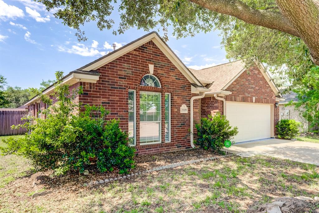 21119 Rushing Creek Lane, Katy, Texas image 3