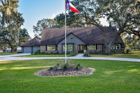 5685 County Road 823 West Columbia TX 77486