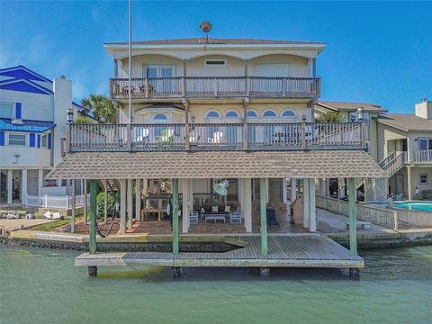 1306 Outrigger Tiki Island TX 77554