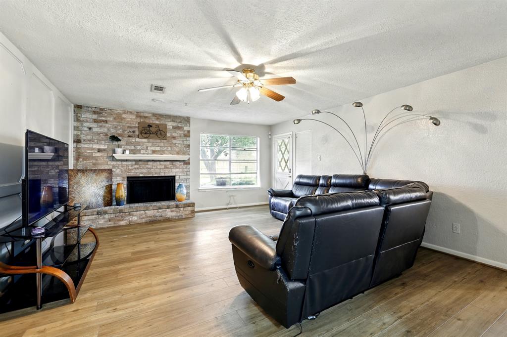 9810 Bayou Woods Drive, Baytown, Texas image 8