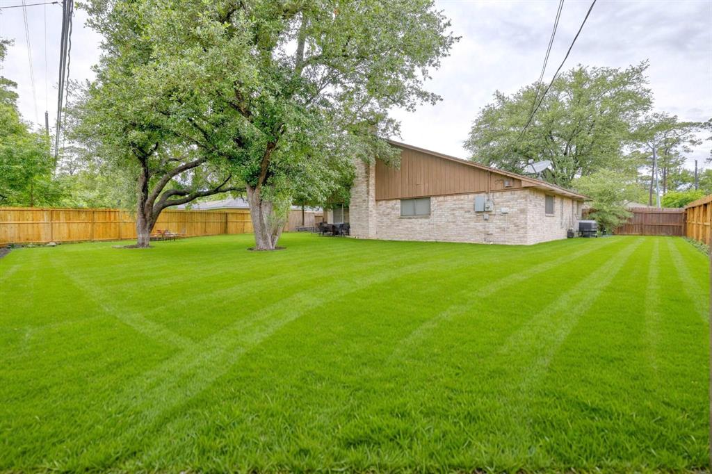 9810 Bayou Woods Drive, Baytown, Texas image 24