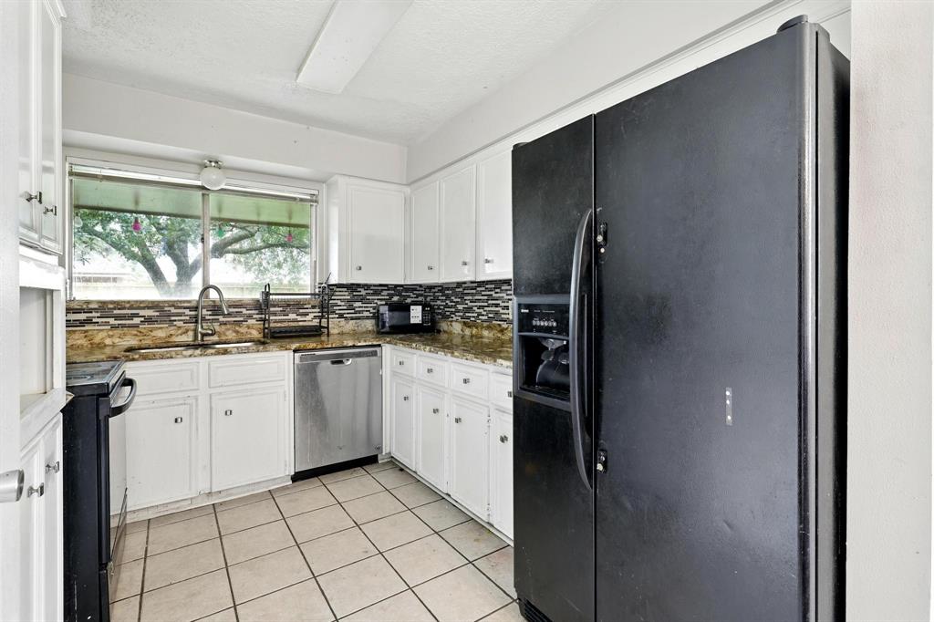 9810 Bayou Woods Drive, Baytown, Texas image 4