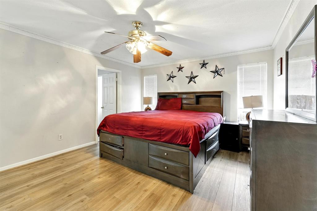 9810 Bayou Woods Drive, Baytown, Texas image 13