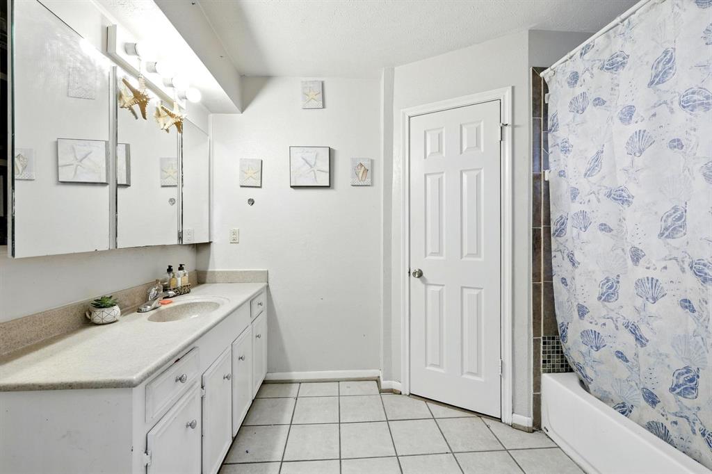9810 Bayou Woods Drive, Baytown, Texas image 14