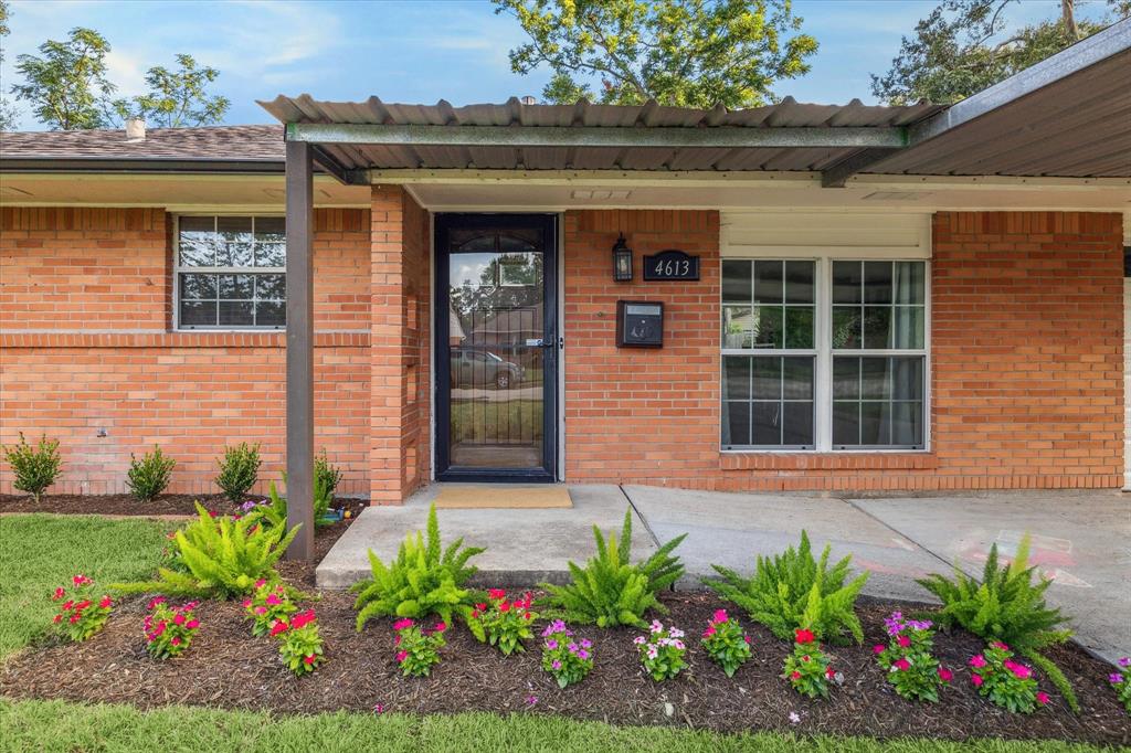 4613 Nina Lee Lane