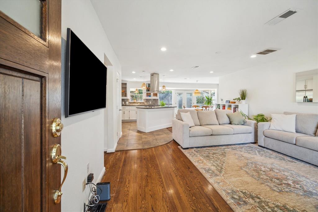 4613 Nina Lee Lane