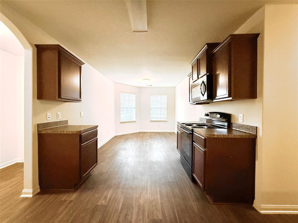 2093 Saras Way, Brookshire, Texas image 6