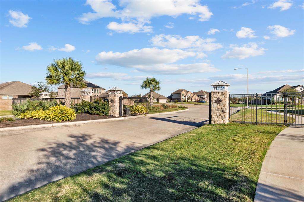 2502 Galley Ridge Drive, La Marque, Texas image 30