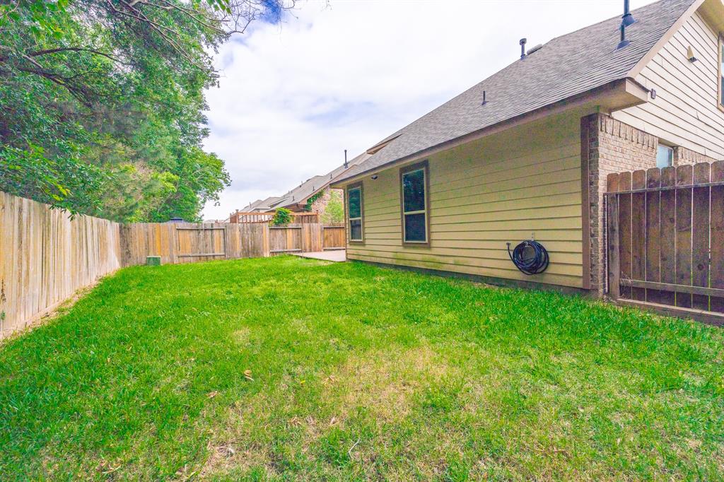 6707 Hunters Creek Lane, Baytown, Texas image 26