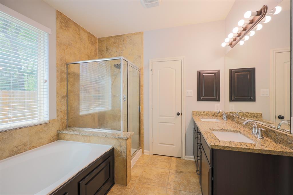 6707 Hunters Creek Lane, Baytown, Texas image 13