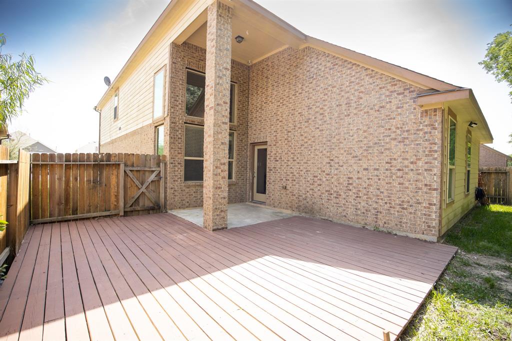6707 Hunters Creek Lane, Baytown, Texas image 22