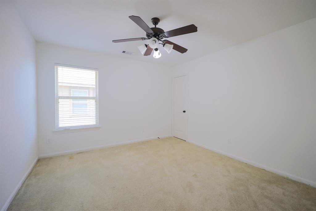 6707 Hunters Creek Lane, Baytown, Texas image 18