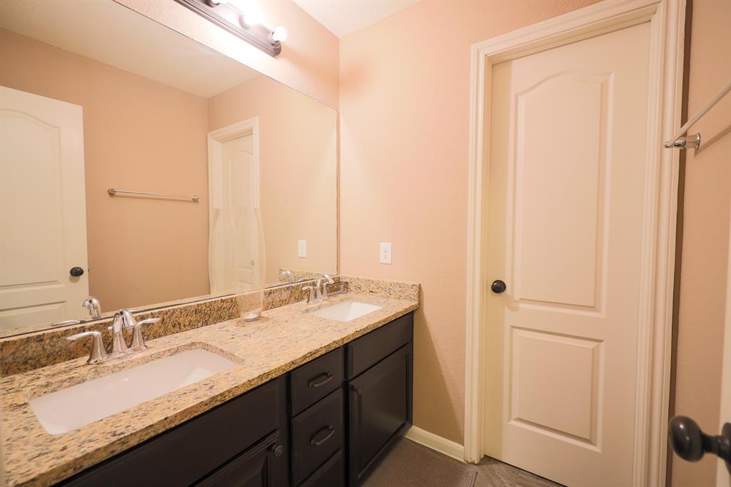 6707 Hunters Creek Lane, Baytown, Texas image 17