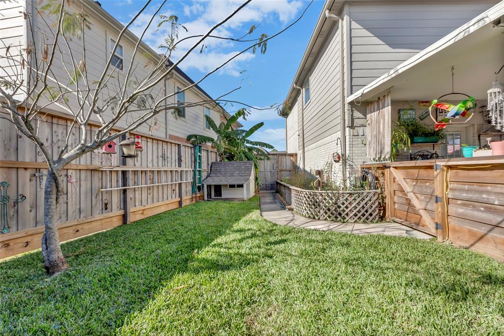 3505 Pine Tree Drive, Pearland, Texas image 38