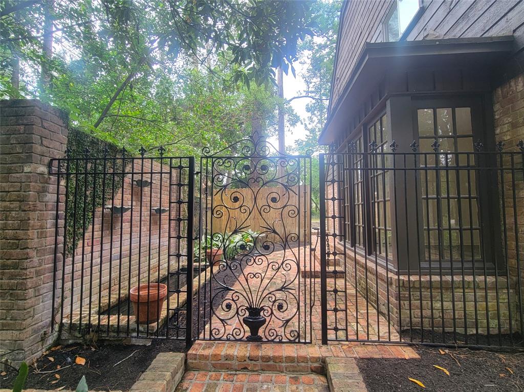 656 Stonewall Jackson Drive