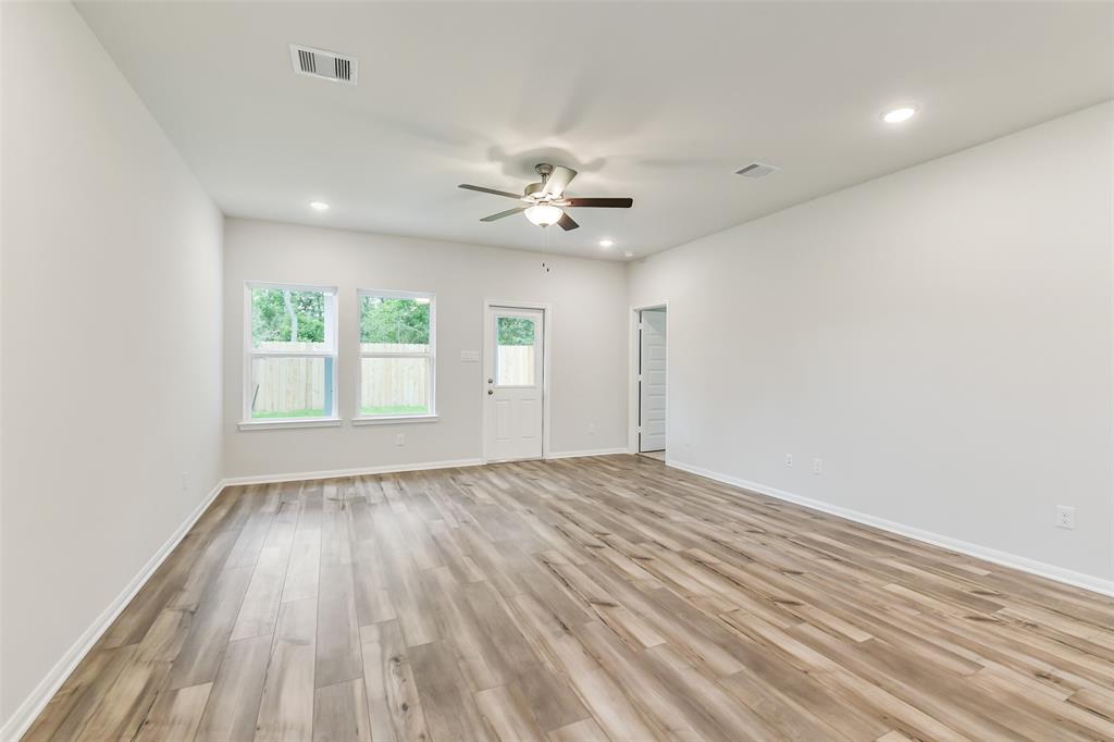 2101 Caney Creek Lane, Conroe, Texas image 10