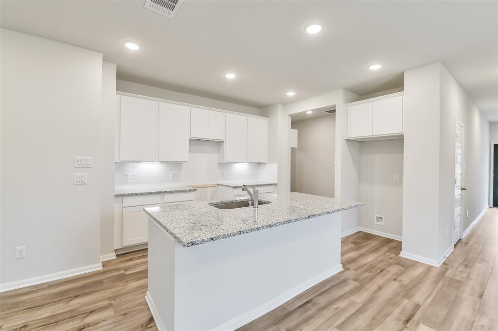 2101 Caney Creek Lane, Conroe, Texas image 6