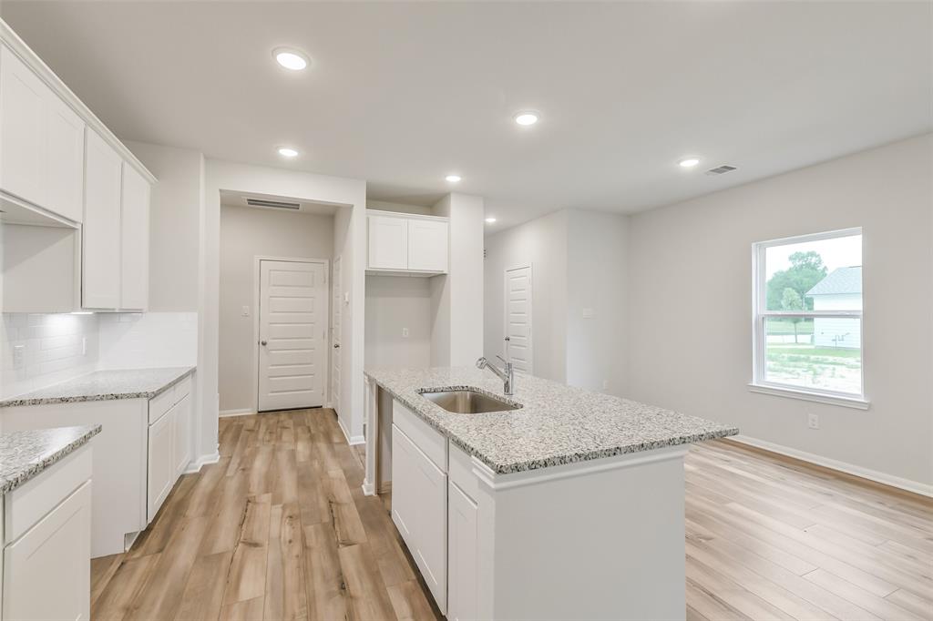 2101 Caney Creek Lane, Conroe, Texas image 7