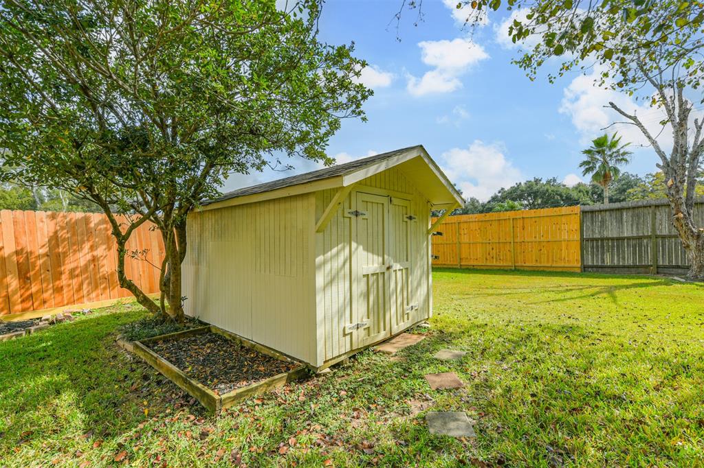 2413 Piney Woods Drive, Pearland, Texas image 39