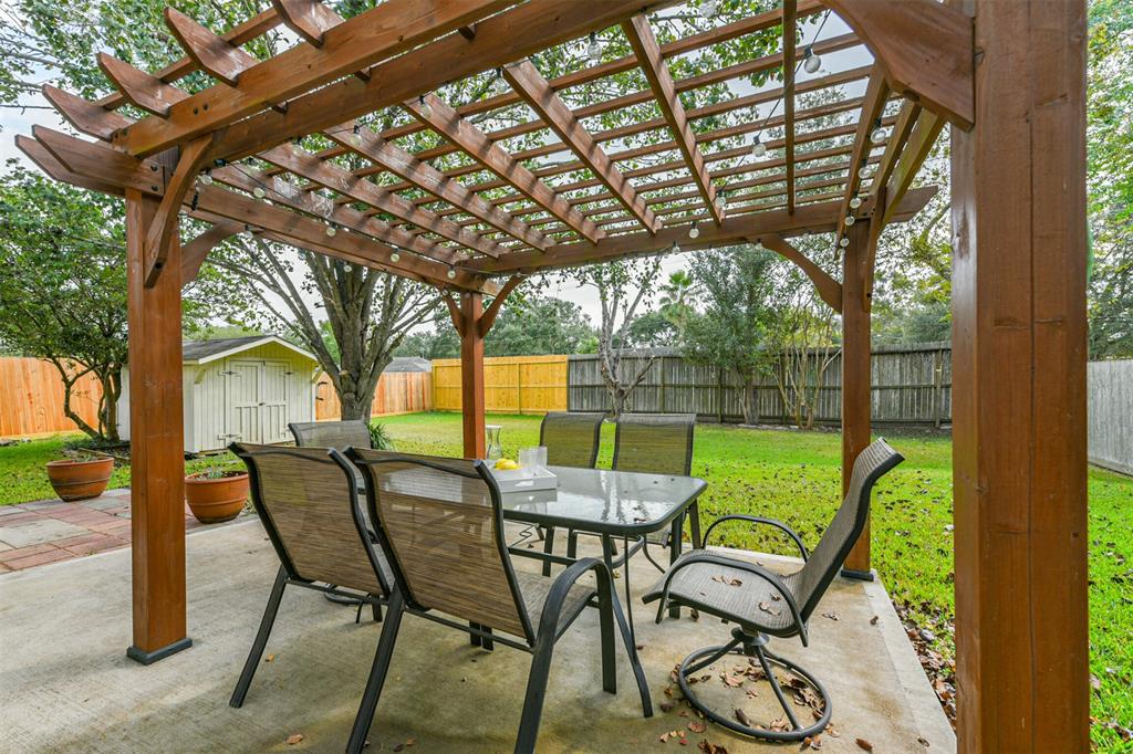 2413 Piney Woods Drive, Pearland, Texas image 41