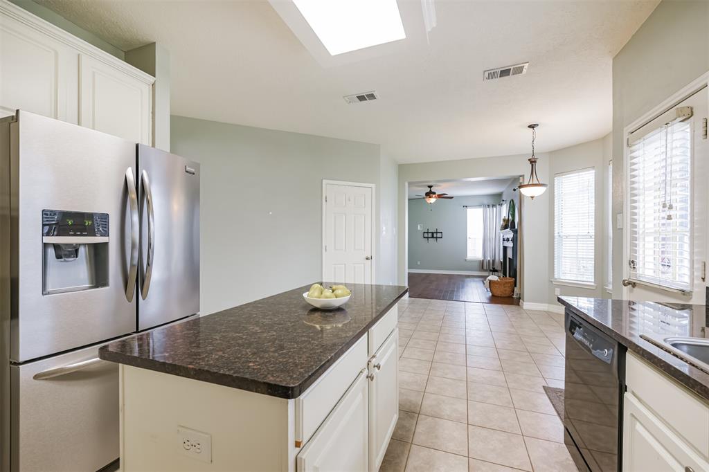 2413 Piney Woods Drive, Pearland, Texas image 17