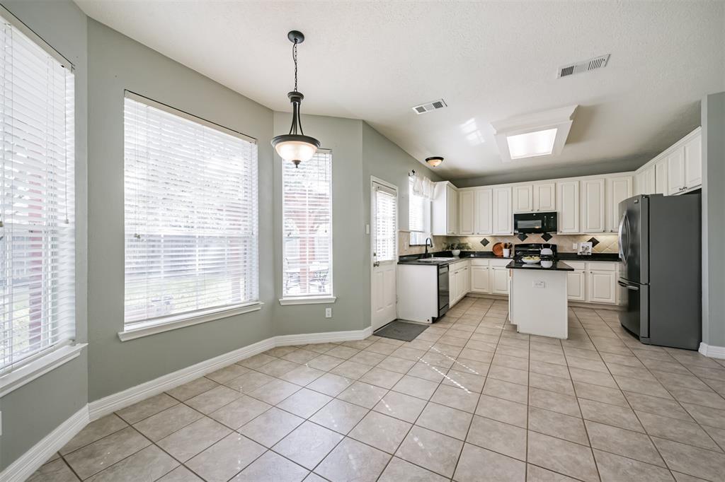 2413 Piney Woods Drive, Pearland, Texas image 19