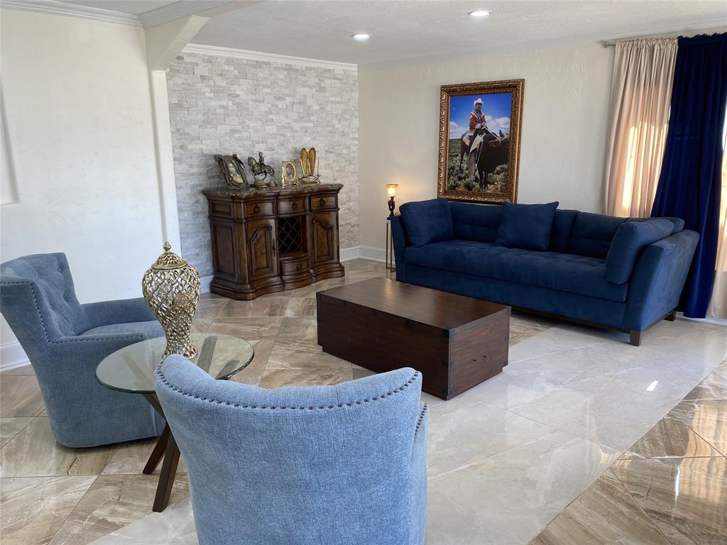 1319 Cherry Spring Drive, Houston, Texas image 6