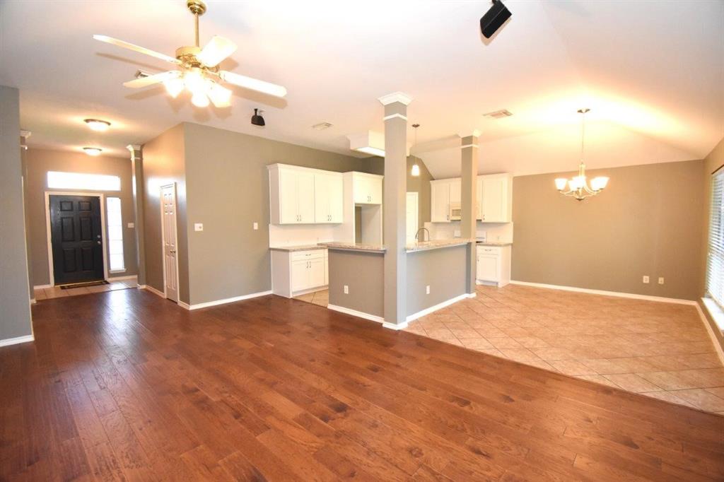 3706 Glenhill, Pearland, Texas image 3