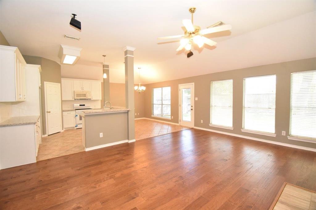 3706 Glenhill, Pearland, Texas image 6