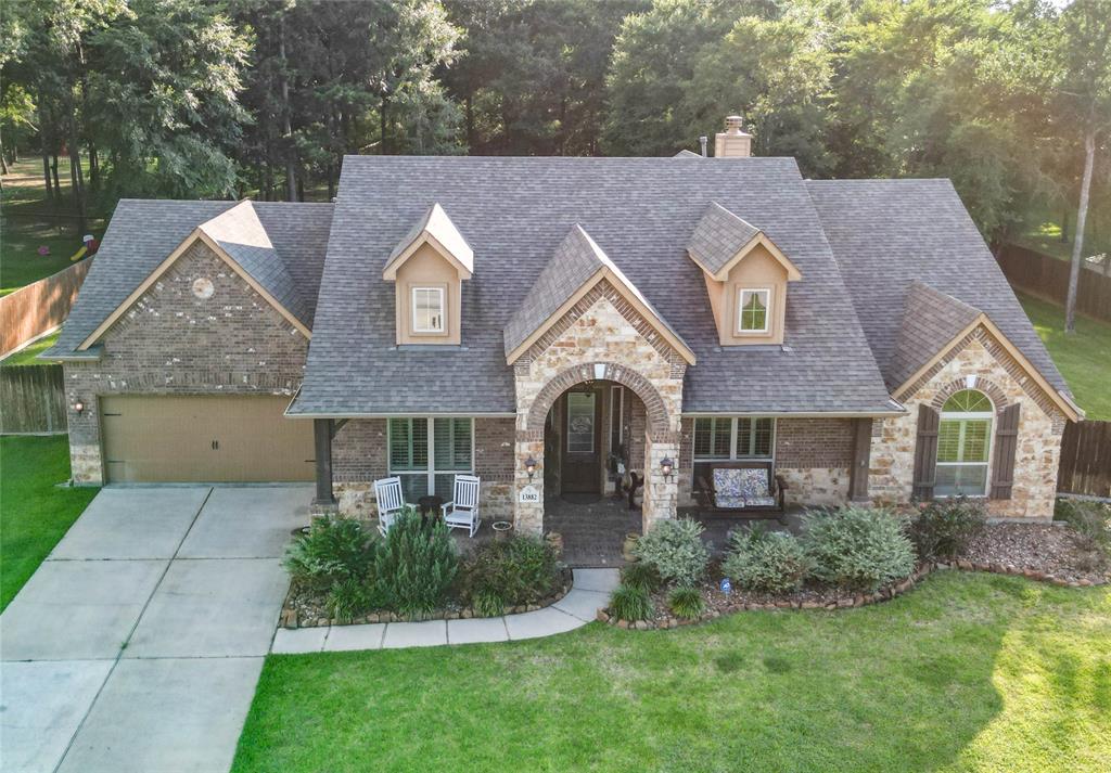 13882 Oak Manor Drive, Willis, Texas image 1