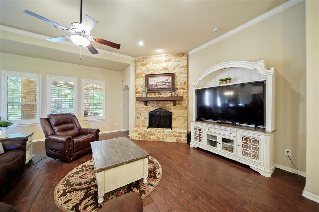13882 Oak Manor Drive, Willis, Texas image 10