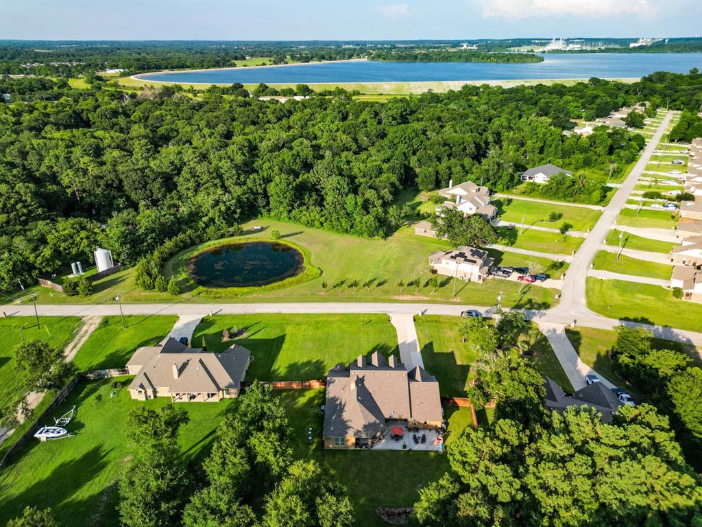 13882 Oak Manor Drive, Willis, Texas image 2