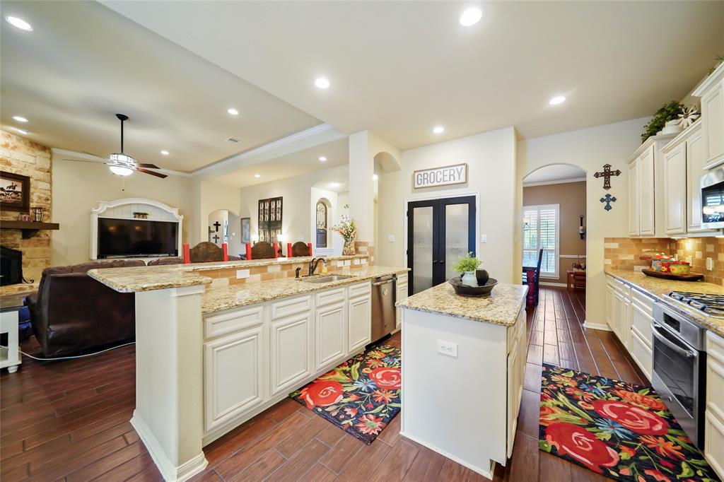 13882 Oak Manor Drive, Willis, Texas image 15