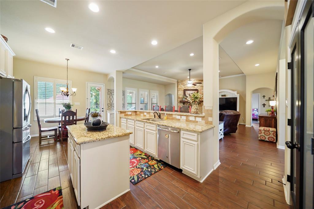 13882 Oak Manor Drive, Willis, Texas image 14