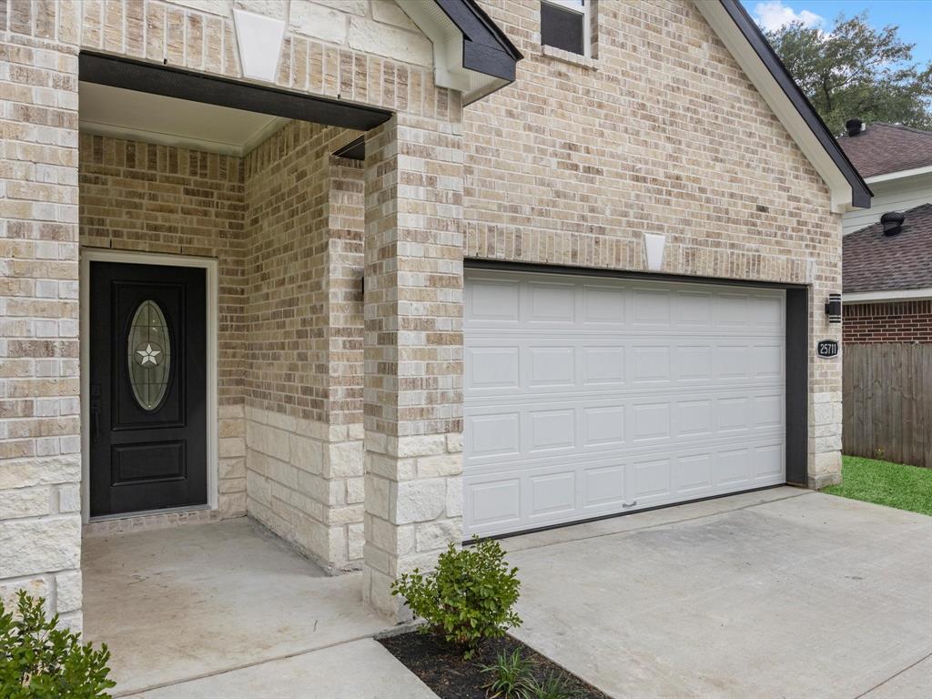 25711 Old Carriage Lane, Spring, Texas image 3