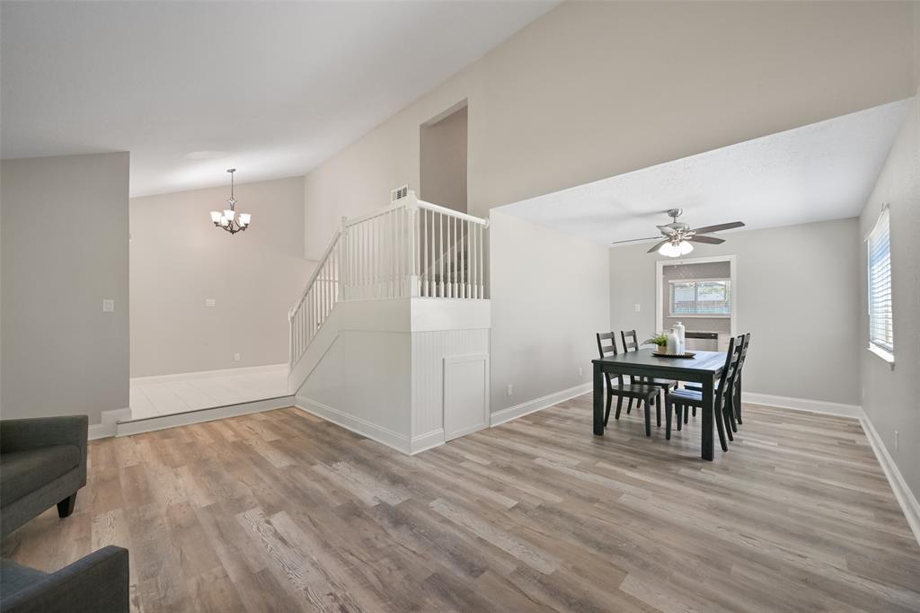 211 Inwood Drive, Friendswood, Texas image 5