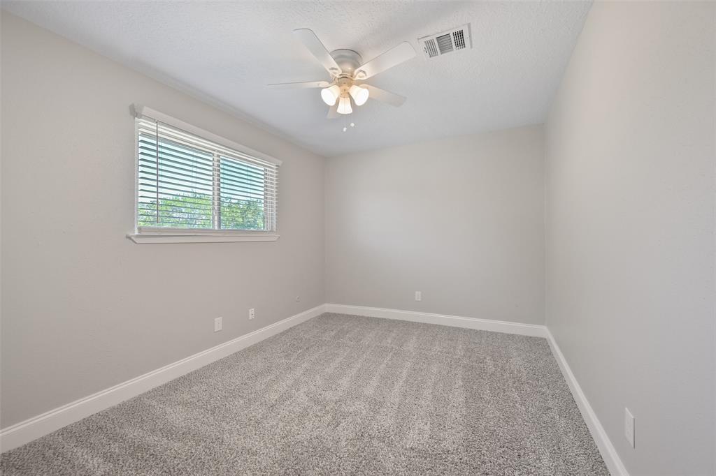 211 Inwood Drive, Friendswood, Texas image 19