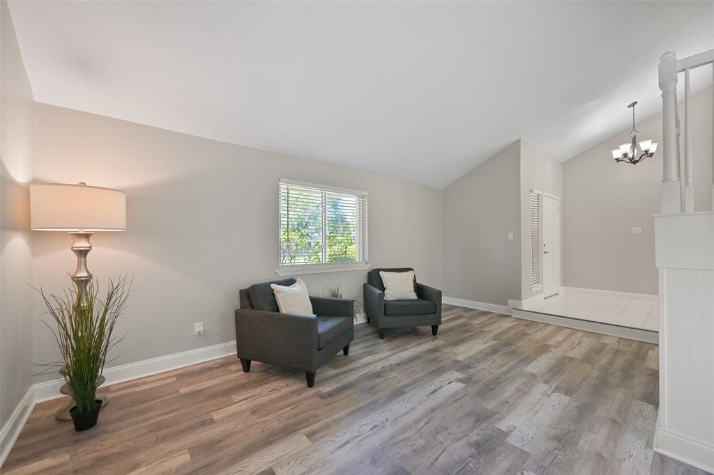 211 Inwood Drive, Friendswood, Texas image 3