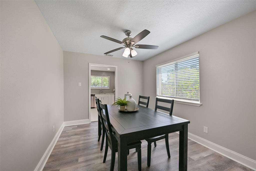 211 Inwood Drive, Friendswood, Texas image 6