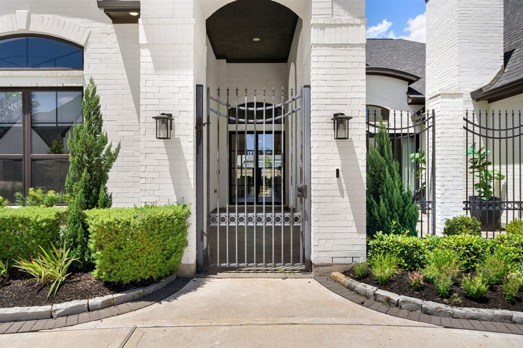 10119 Regatta Shore Drive