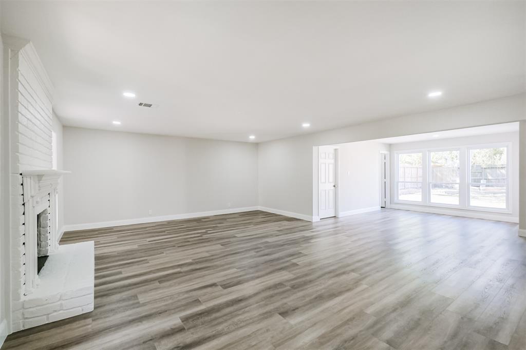 1222 Kempsford Drive