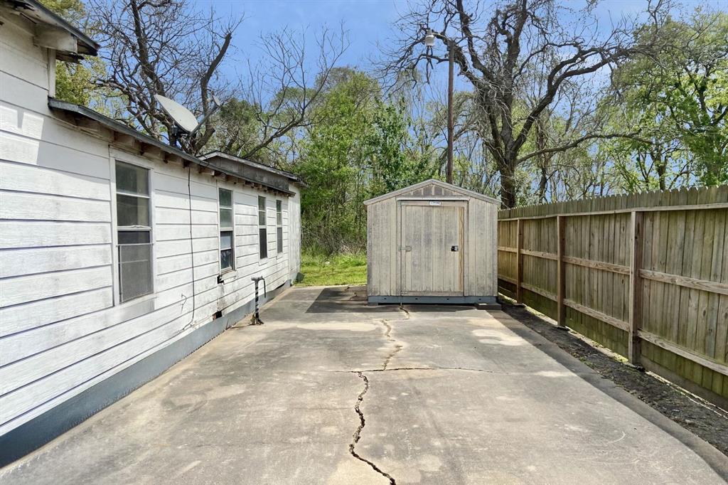 1713 Avenue I, Bay City, Texas image 9