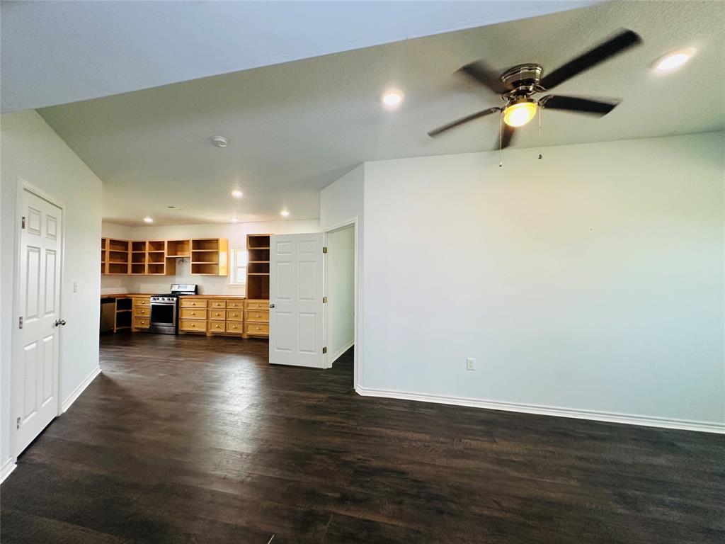 800 Gulf Street, Freeport, Texas image 8